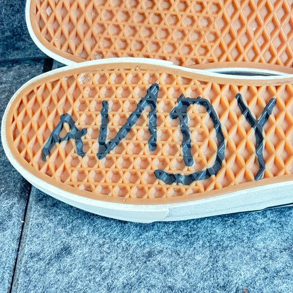 Disney Pixar x Vans "Toy Story" Collection - Picture 9 of 10